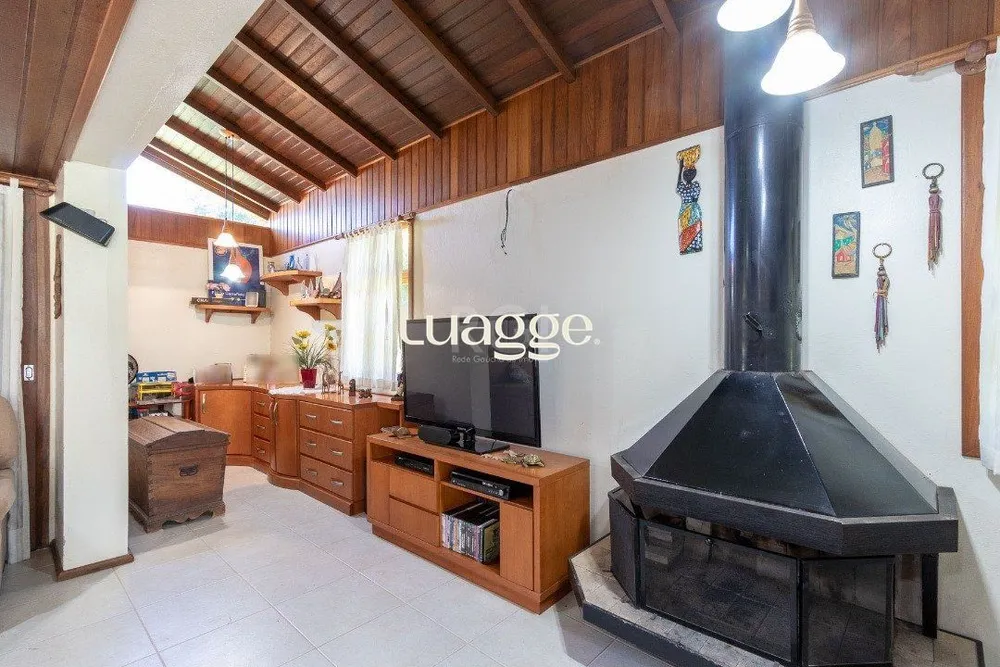 Sítio, 4 quartos, 481 m² - Foto 1