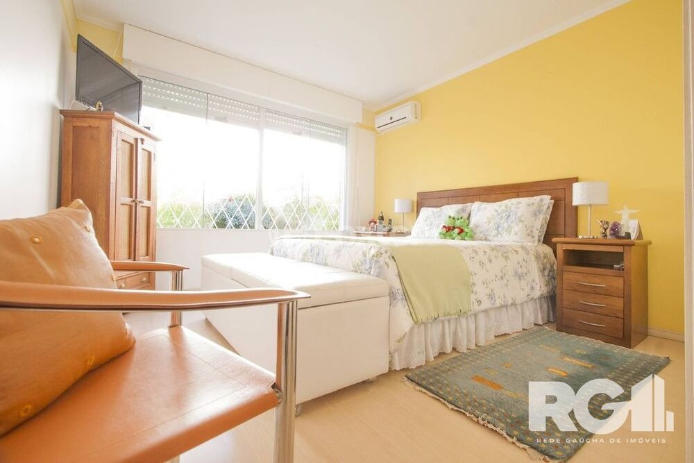 Casa à venda com 3 quartos, 234m² - Foto 2