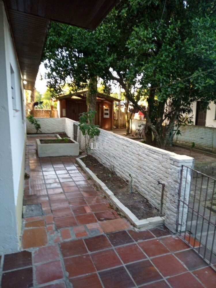 Casa à venda com 2 quartos, 241m² - Foto 2