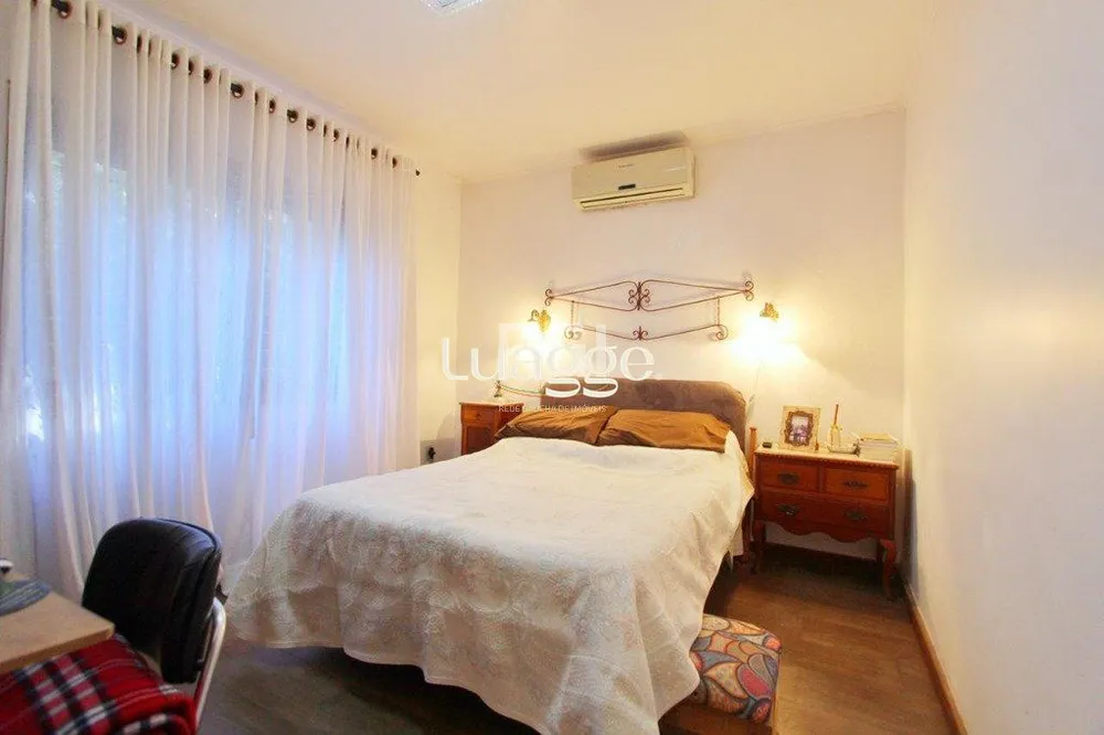 Casa, 4 quartos, 270 m² - Foto 1