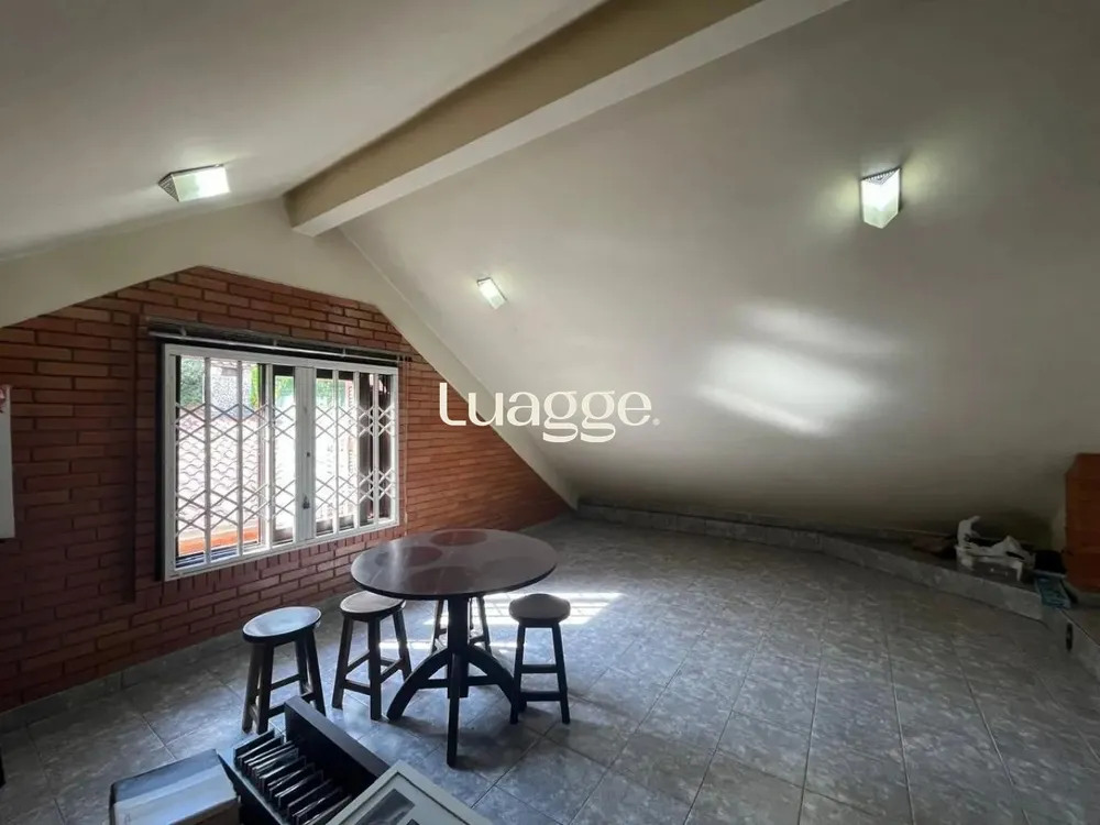 Casa, 4 quartos, 321 m² - Foto 1