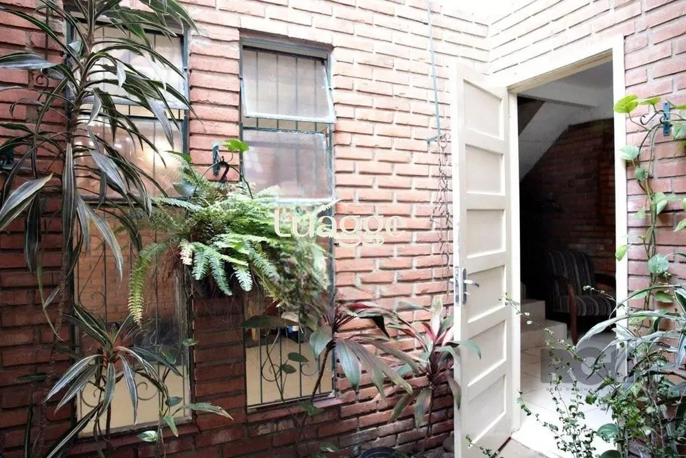 Casa, 4 quartos, 244 m² - Foto 1