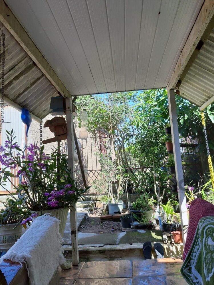 Casa à venda com 2 quartos, 133m² - Foto 1
