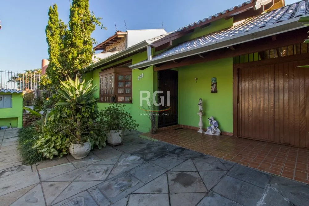 Casa à venda com 4 quartos, 149m² - Foto 1