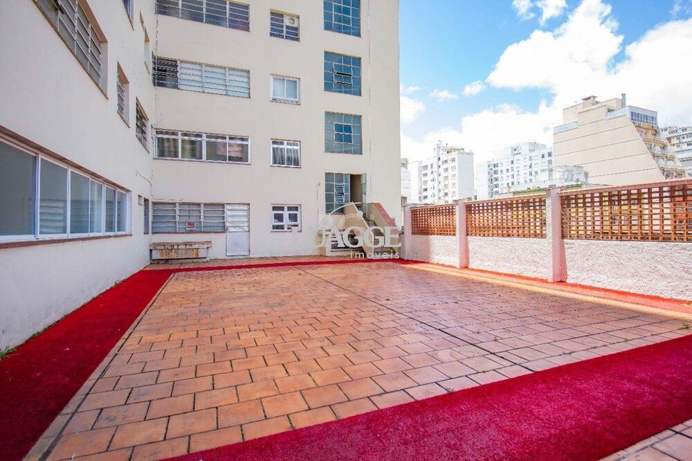 Apartamento à venda com 2 quartos, 141m² - Foto 2