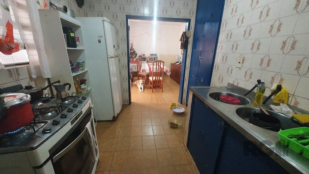 Casa à venda com 5 quartos, 199m² - Foto 1