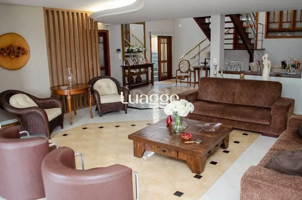Casa, 5 quartos, 552 m² - Foto 1
