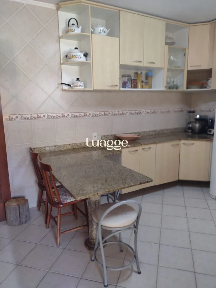 Casa, 5 quartos, 694 m² - Foto 1