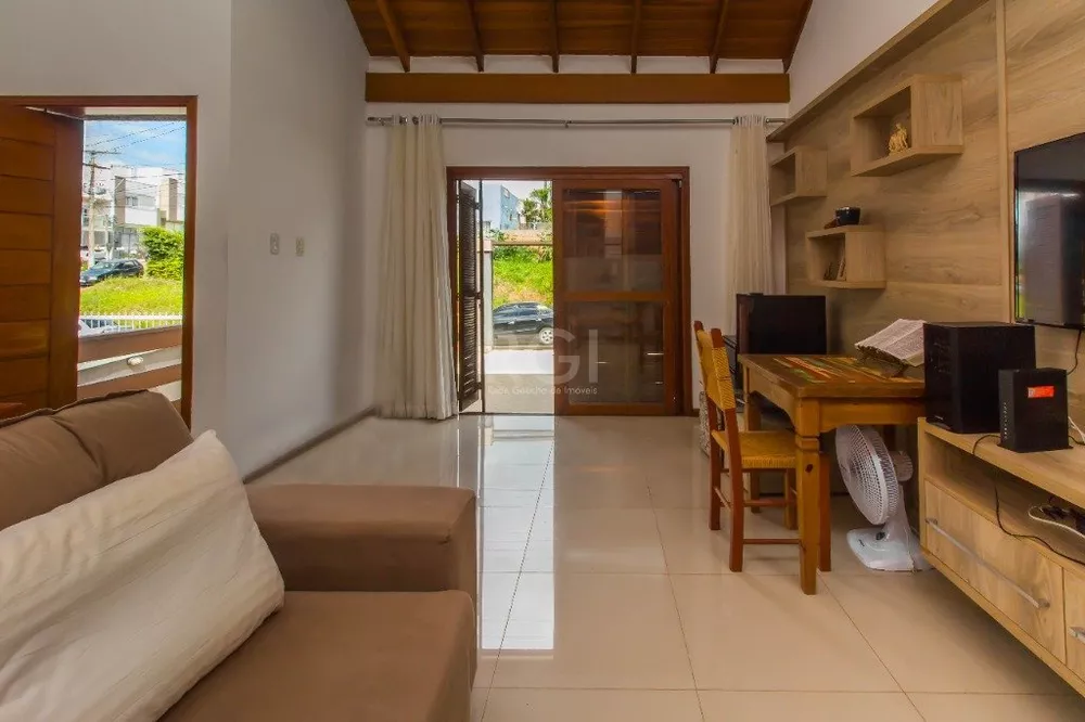 Casa de Condomínio à venda com 3 quartos, 240m² - Foto 4