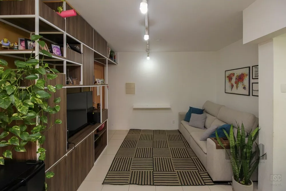 Apartamento à venda com 2 quartos, 63m² - Foto 2