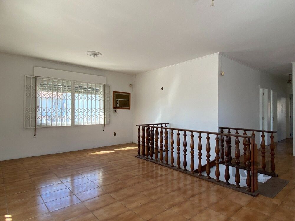 Casa à venda com 5 quartos, 359m² - Foto 1