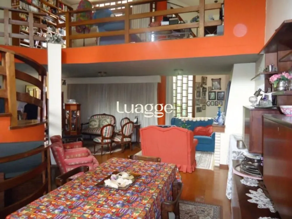 Casa, 3 quartos, 291 m² - Foto 1