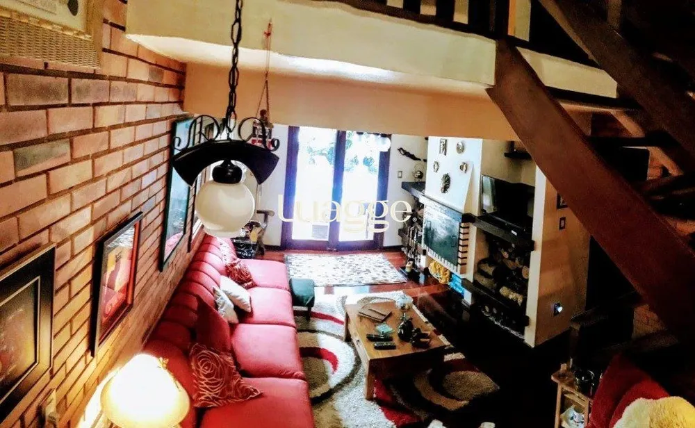 Casa, 5 quartos, 168 m² - Foto 1
