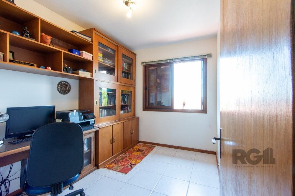 Casa de Condomínio para alugar com 3 quartos, 254m² - Foto 2