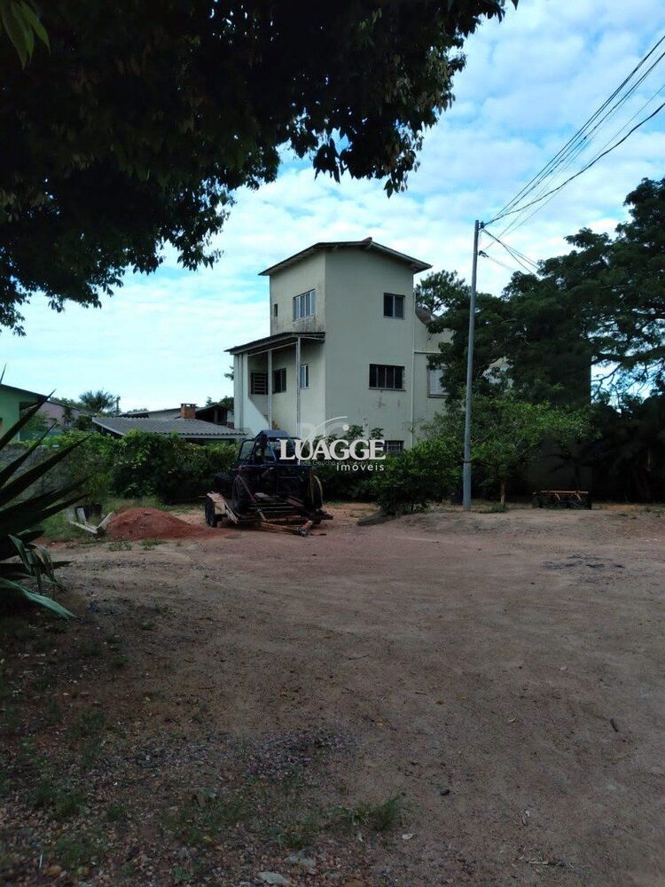 Casa à venda com 2 quartos, 81m² - Foto 3