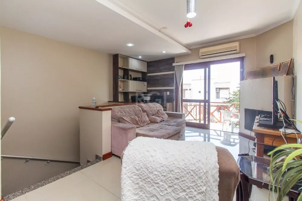 Casa de Condomínio à venda com 3 quartos, 208m² - Foto 2