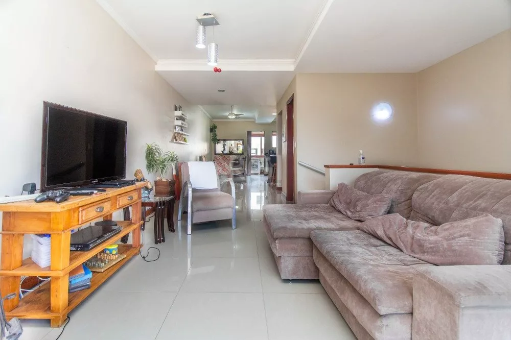 Casa de Condomínio à venda com 3 quartos, 208m² - Foto 1