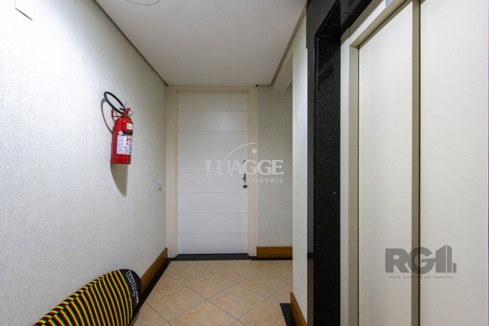 Apartamento à venda com 3 quartos, 200m² - Foto 3