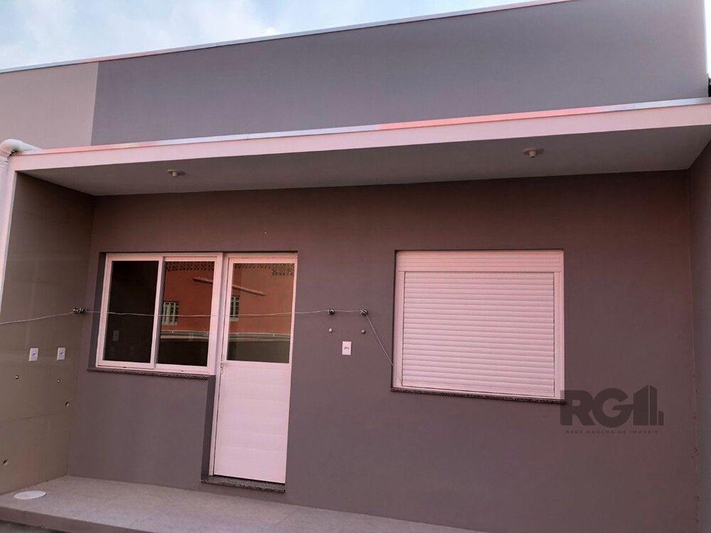 Casa à venda com 2 quartos, 67m² - Foto 1