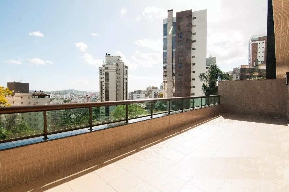 Apartamento à venda com 3 quartos, 221m² - Foto 9