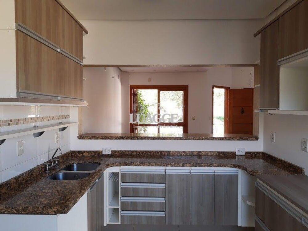 Casa à venda com 3 quartos, 173m² - Foto 1