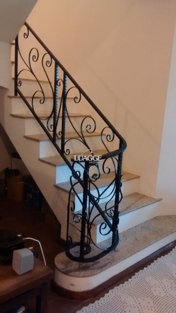 Casa à venda com 3 quartos, 173m² - Foto 2
