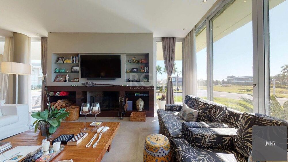 Casa de Condomínio à venda com 4 quartos, 458m² - Foto 1