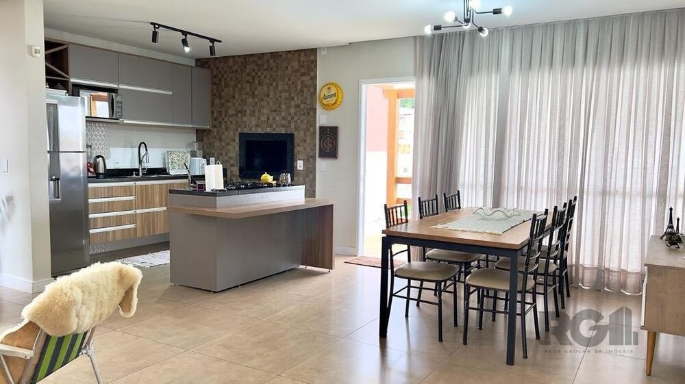 Casa à venda com 2 quartos, 97m² - Foto 2