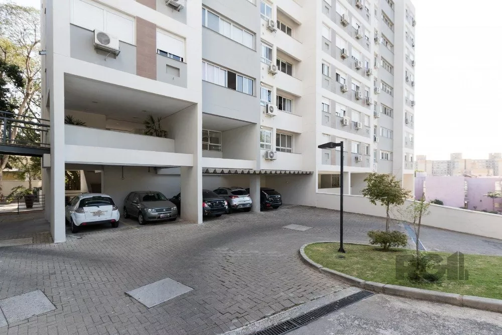 Apartamento à venda com 2 quartos, 64m² - Foto 1