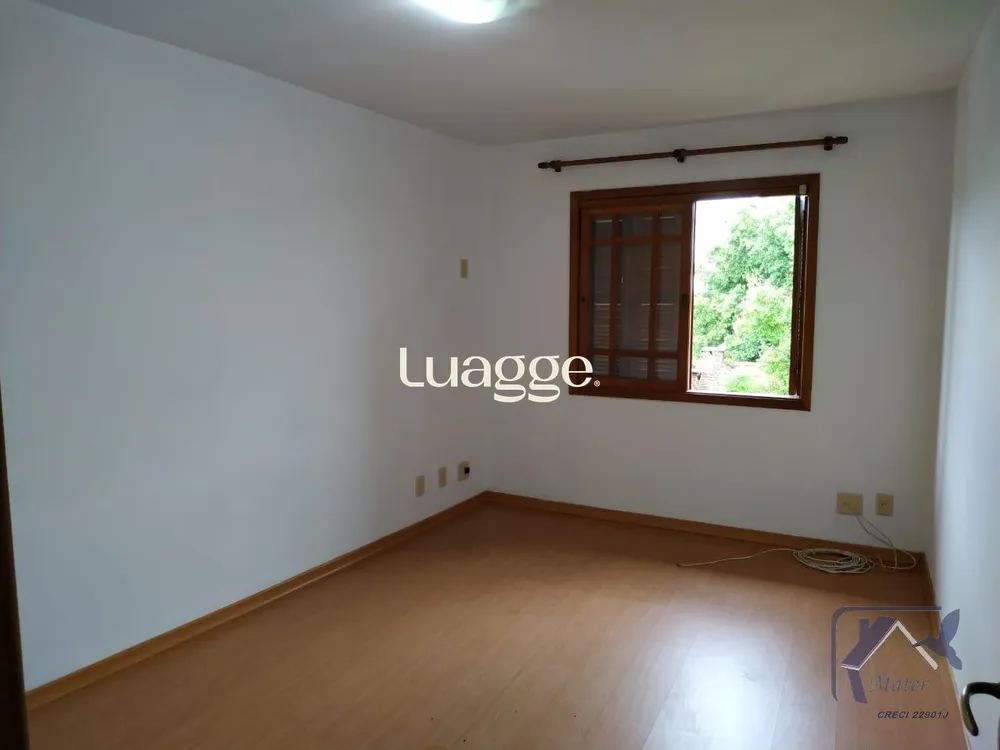 Casa, 3 quartos, 221 m² - Foto 1