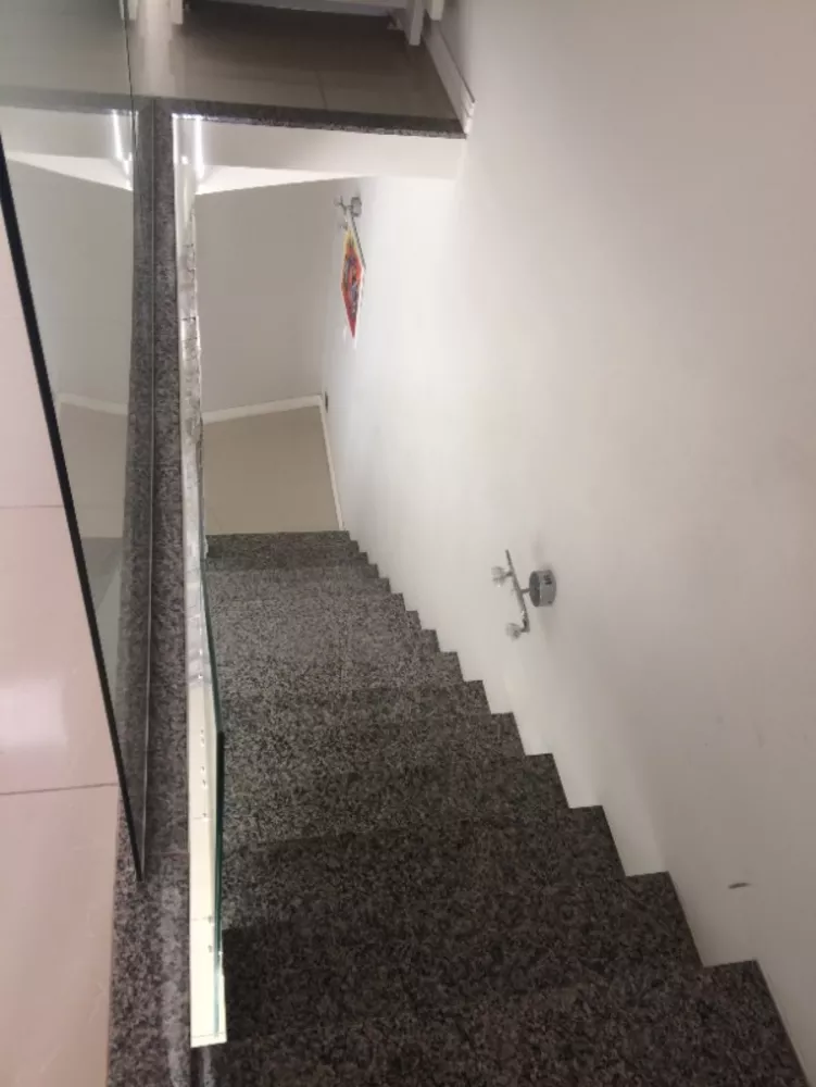 Sobrado à venda com 3 quartos, 471m² - Foto 4