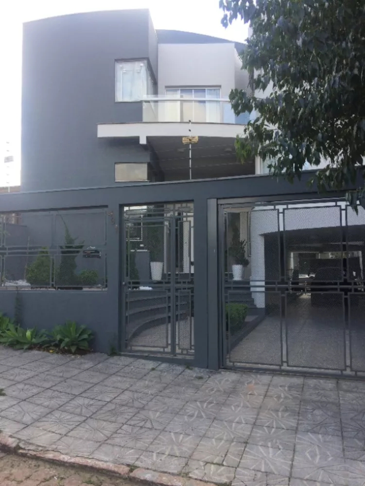 Sobrado à venda com 3 quartos, 471m² - Foto 1