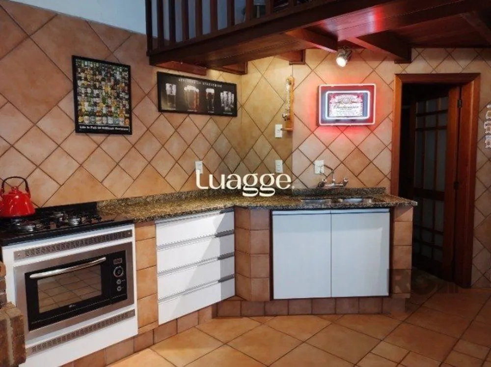 Casa, 3 quartos, 281 m² - Foto 1