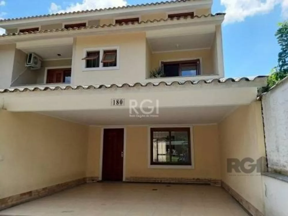 Casa à venda com 3 quartos, 188m² - Foto 1