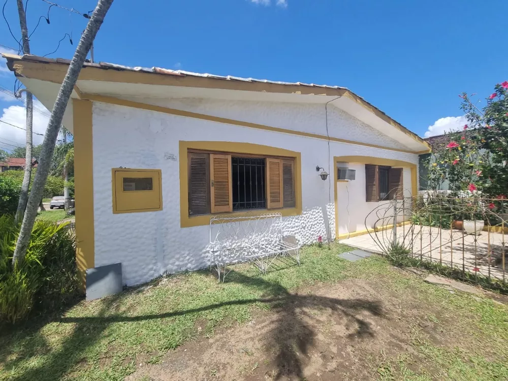 Casa à venda com 5 quartos, 181m² - Foto 2