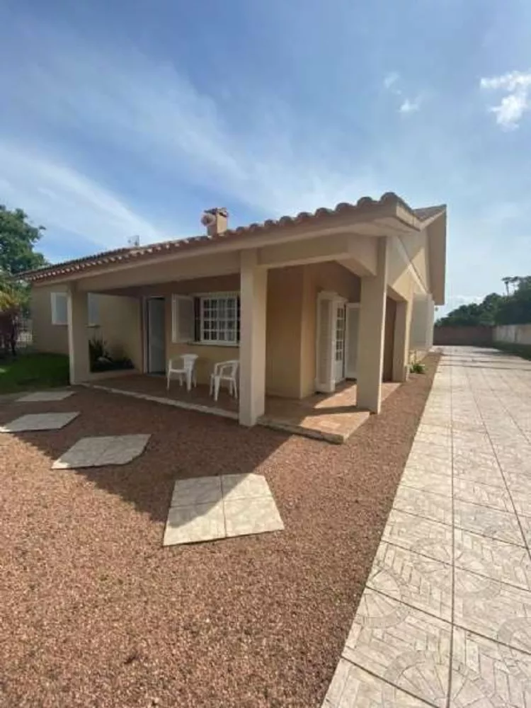 Casa à venda com 4 quartos, 269m² - Foto 1