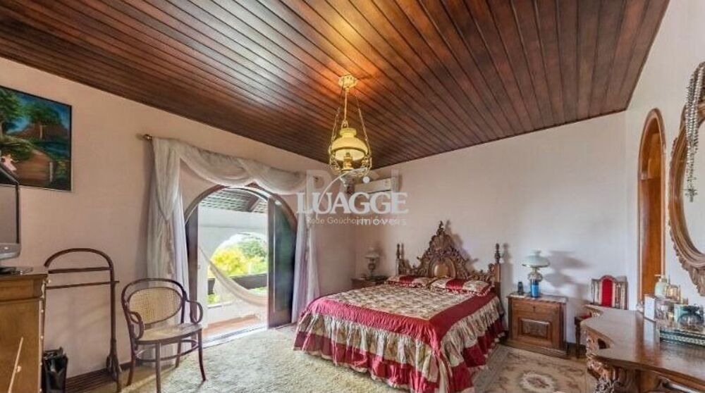 Casa à venda com 3 quartos, 458m² - Foto 1