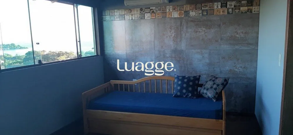 Casa, 4 quartos, 196 m² - Foto 1