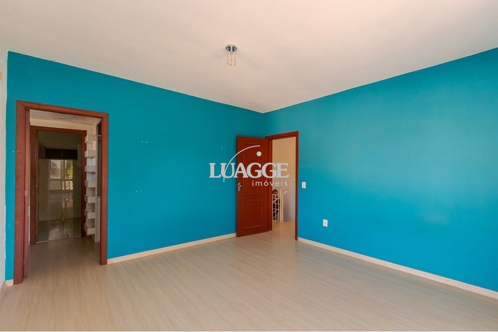 Casa de Condomínio à venda com 3 quartos, 312m² - Foto 4
