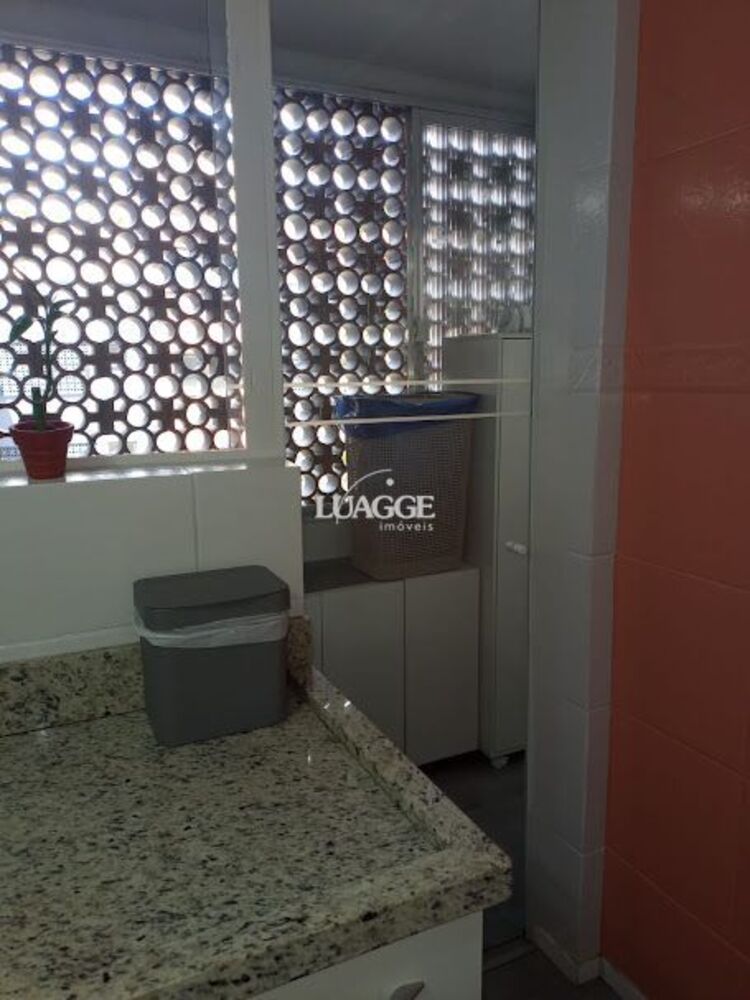 Apartamento à venda com 2 quartos, 72m² - Foto 15