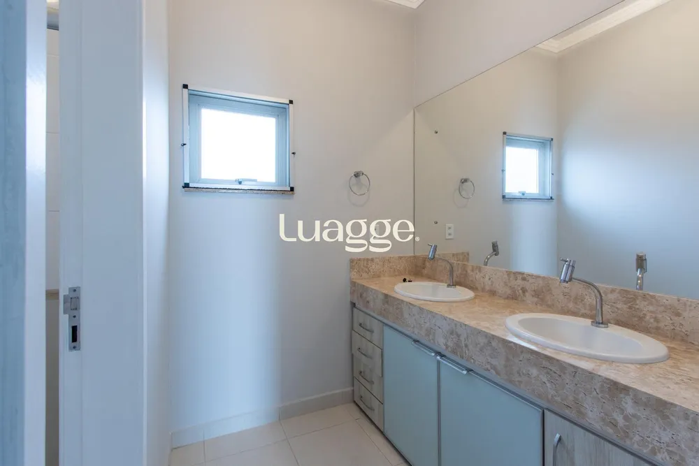 Sobrado, 4 quartos, 252 m² - Foto 1
