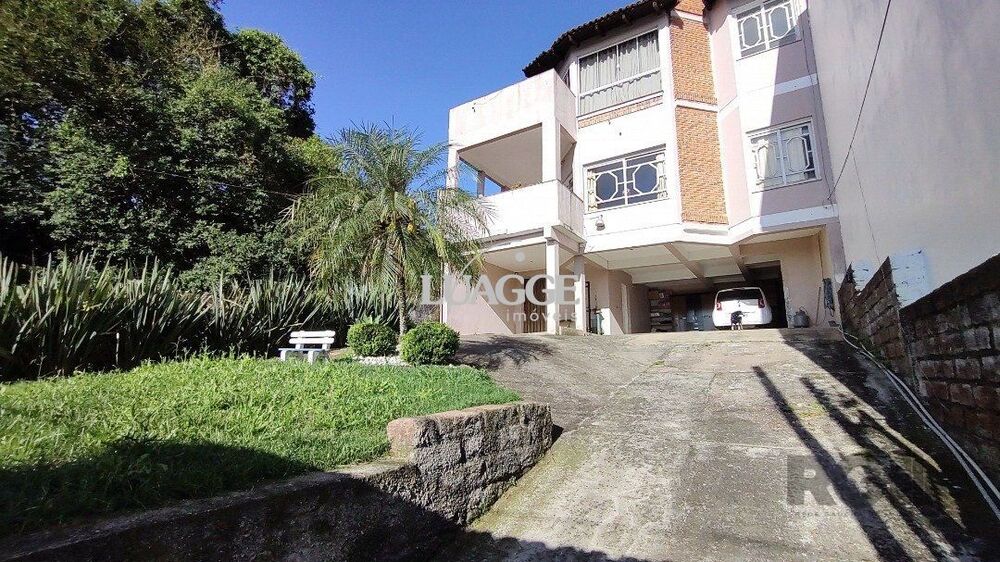 Casa à venda com 5 quartos, 238m² - Foto 4