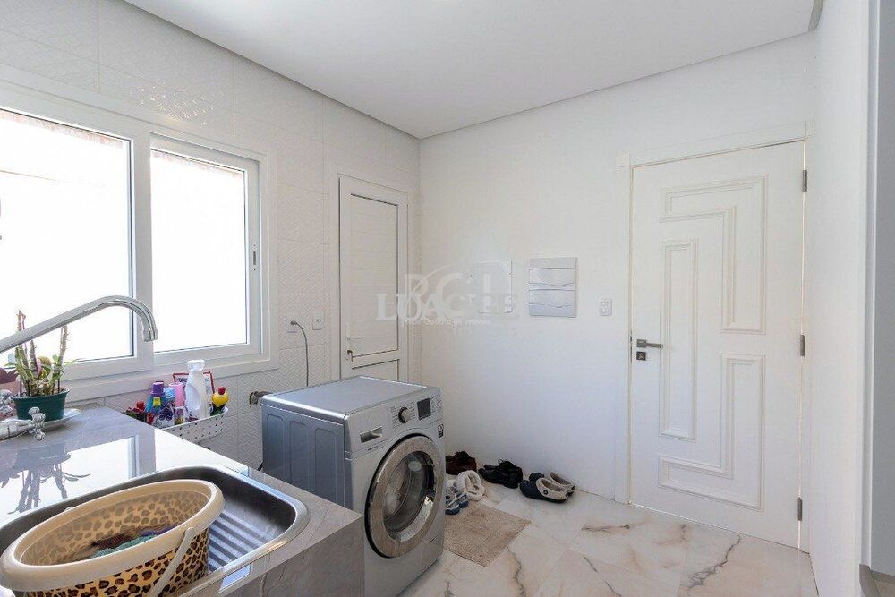 Casa de Condomínio à venda com 5 quartos, 390m² - Foto 2