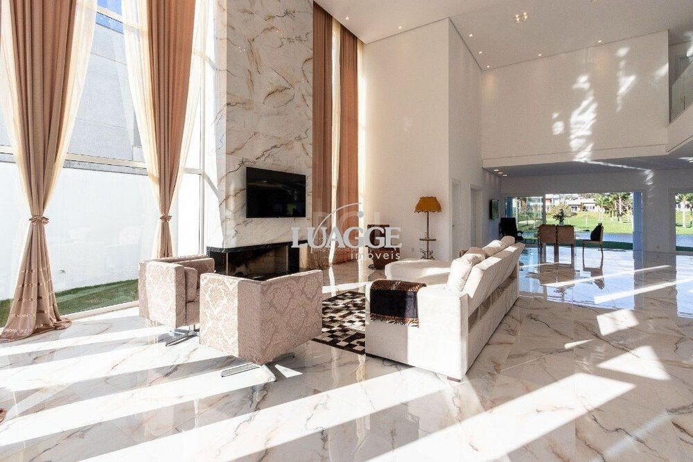 Casa de Condomínio à venda com 5 quartos, 390m² - Foto 4