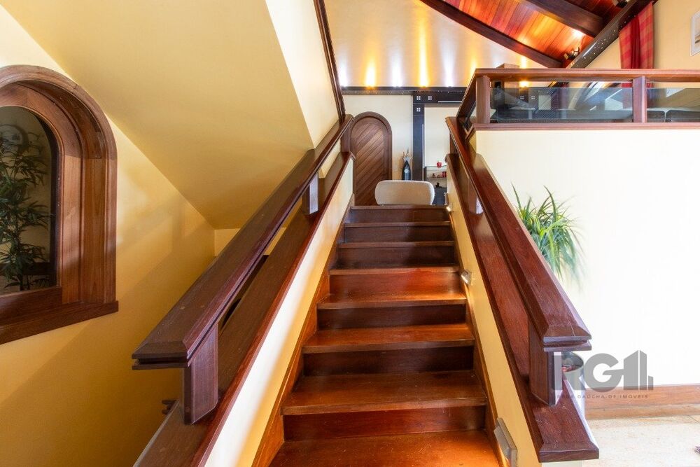 Casa para alugar com 4 quartos, 645m² - Foto 2