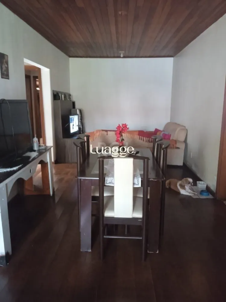 Casa, 3 quartos, 220 m² - Foto 1