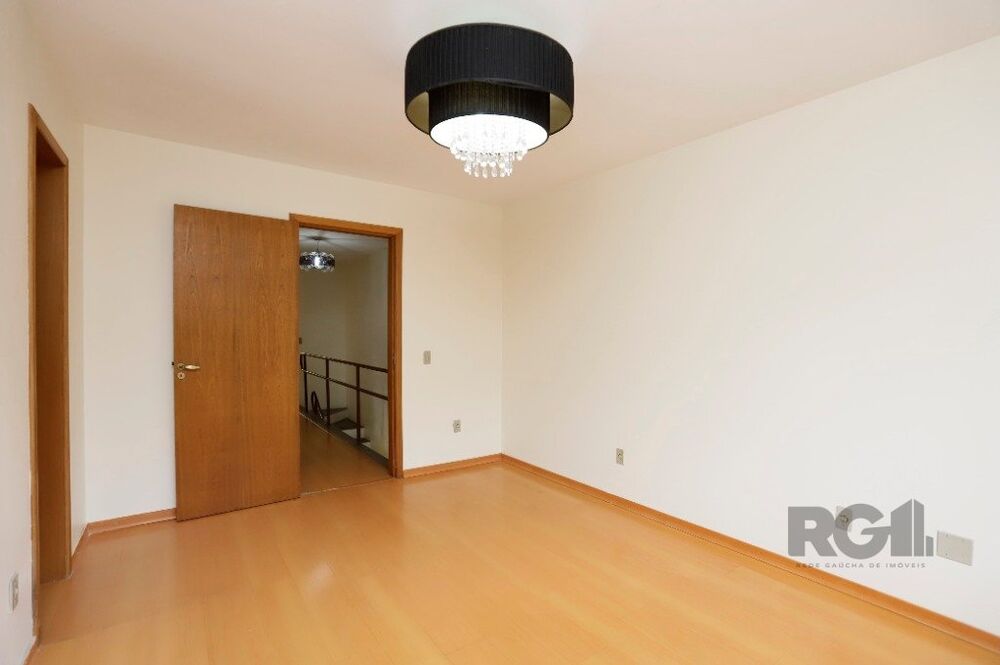 Casa à venda com 3 quartos, 163m² - Foto 1