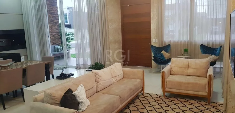 Casa de Condomínio à venda com 4 quartos, 251m² - Foto 2