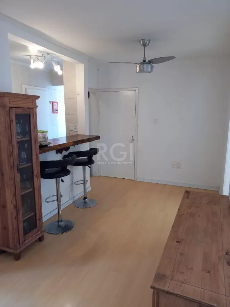 Apartamento à venda com 2 quartos, 70m² - Foto 2