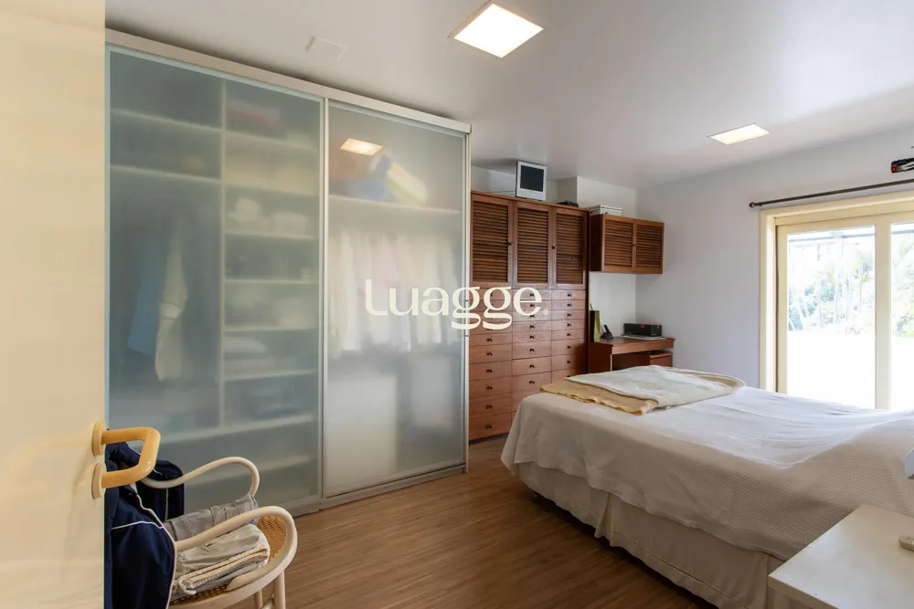 Casa, 4 quartos, 640 m² - Foto 1